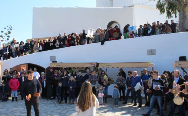 La Fira Artesanal torna aquest diumenge a omplir el Puig de Missa de tradició i diversió