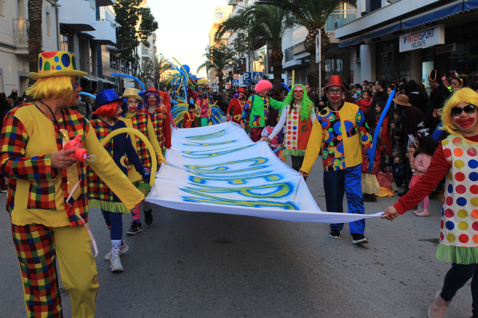 Una rua de Carnestoltes de rècord aquest dimarts amb prop de 20 inscrits i 1.100 participants