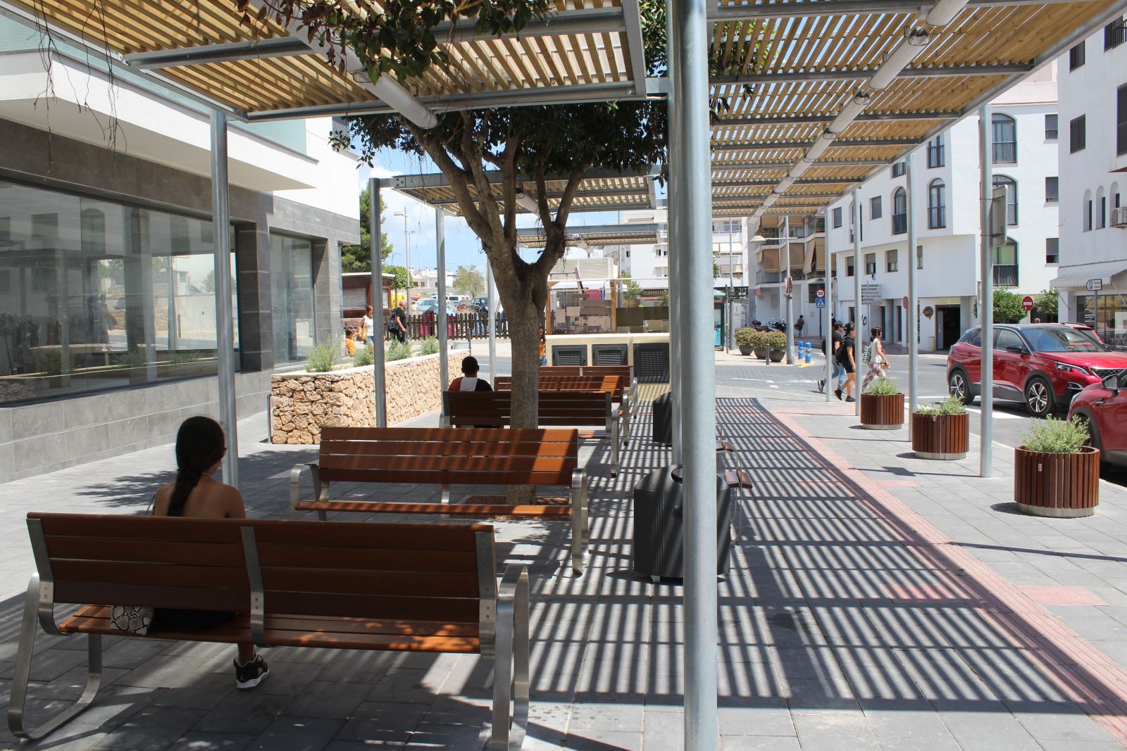 Finalitzen les obres de la modernització de la parada d'autobusos, actuació inclosa dins del futur Centre Comercial Obert