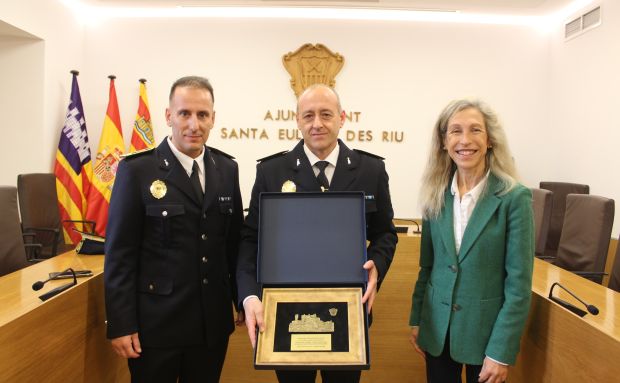 Félix Valverde relleva a Juan Carlos Mora al capdavant de la Policia Local de Santa Eulària des Riu