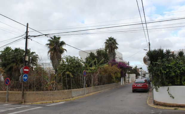 Surt a licitació la reforma integral de part del carrer Canari de Jesús amb l'objectiu d'evitar inundacions, pèrdues d'aigua i donar més comoditat als vianants