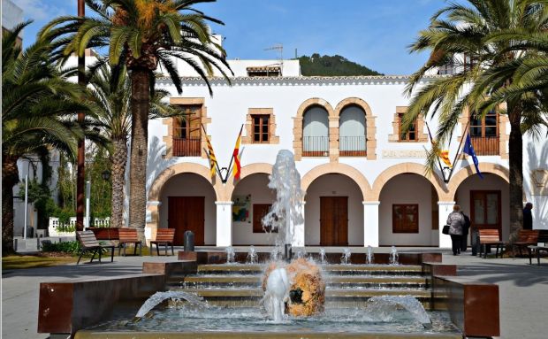 Santa Eulària des Riu i el Consell signaran un acord per facilitar els embargaments en tota l'illa d'Eivissa que pot suposar més d'un milió d'euros a l'any en recaptació