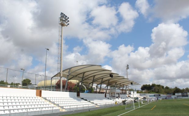 Finalitza la renovació de l'enllumenat del camp de futbol de Santa Eulària que permet reduir el consum en un 41%