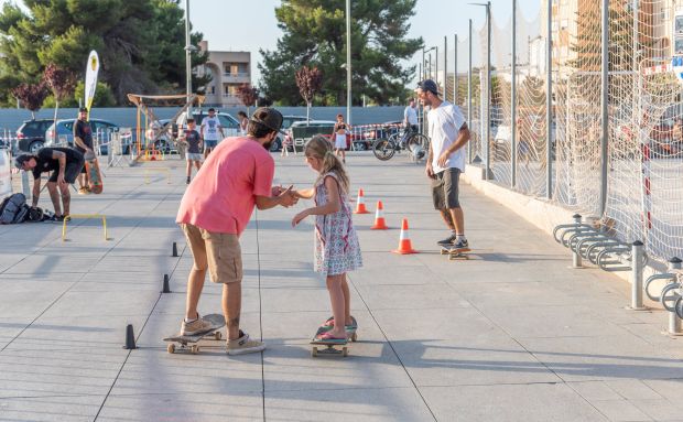 Parkour, grafitis, surfskate o acrobàcies entre els tallers de la segona sessió de Joves al Carrer que tindrà lloc el divendres 18 al Passeig Solidari