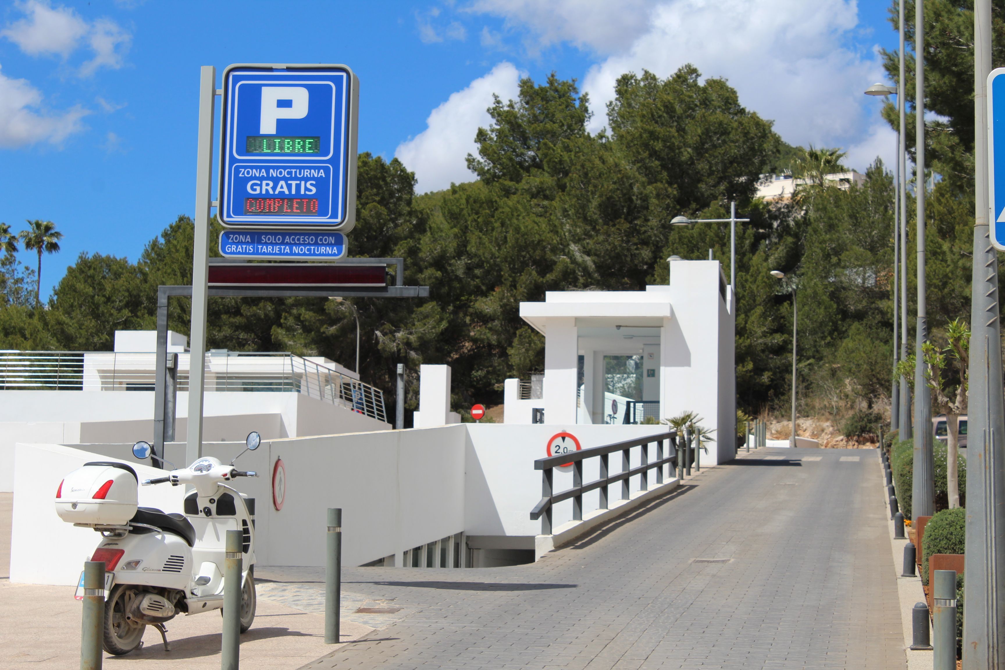 Parking subterráneo del paseo de la Paz