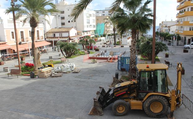 Inici de les obres d'accessibilitat i embelliment de la Plaça Espanya de Santa Eulària