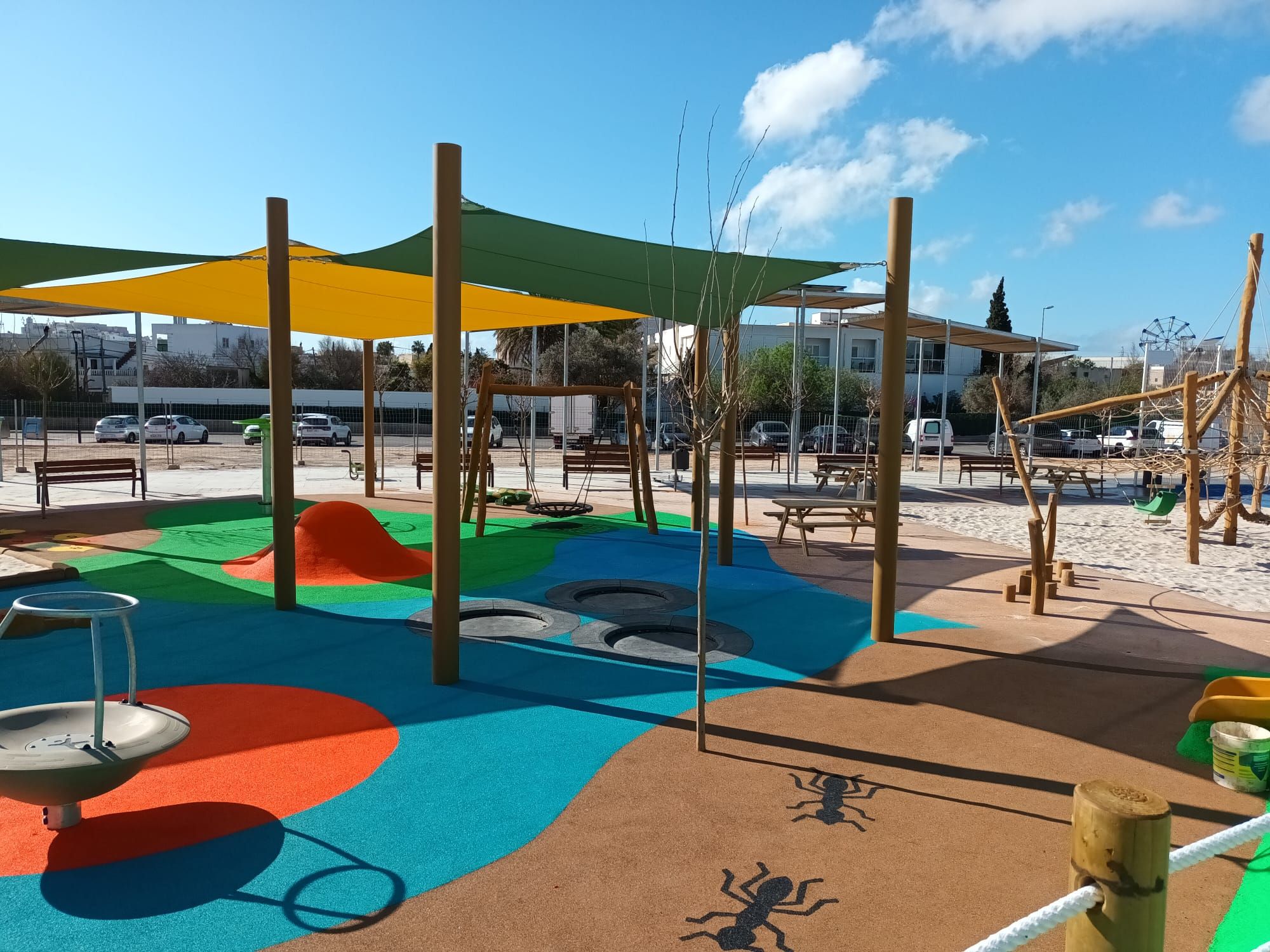 Parc infantil Plaça Mestre Terrisser Frígoles