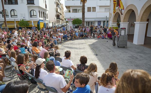 El Festival Barruguet de Teatro Familiar tendrá funciones especiales para los mayores de las residencias de Santa Eulària y Jesús