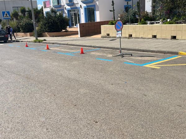 Santa Eulària modificará la ordenanza reguladora de estacionamiento para fomentar la rotación de vehículos y favorecer el aparcamiento a los residentes en zona verde