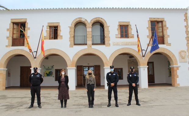 Un nou agent comença la seua feina l'1 d'abril en la Policia Local de Santa Eulària