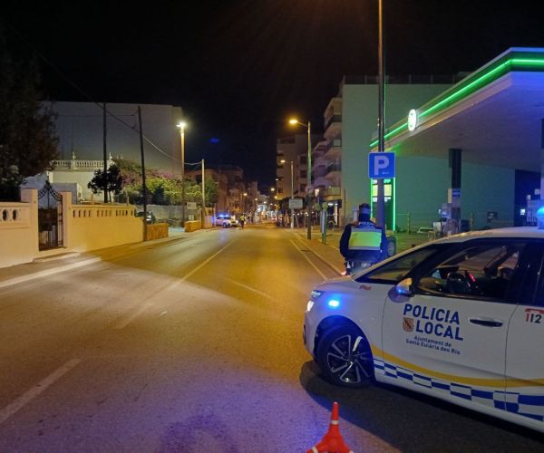 La Policía Local de Santa Eulària realiza un nuevo operativo de seguridad