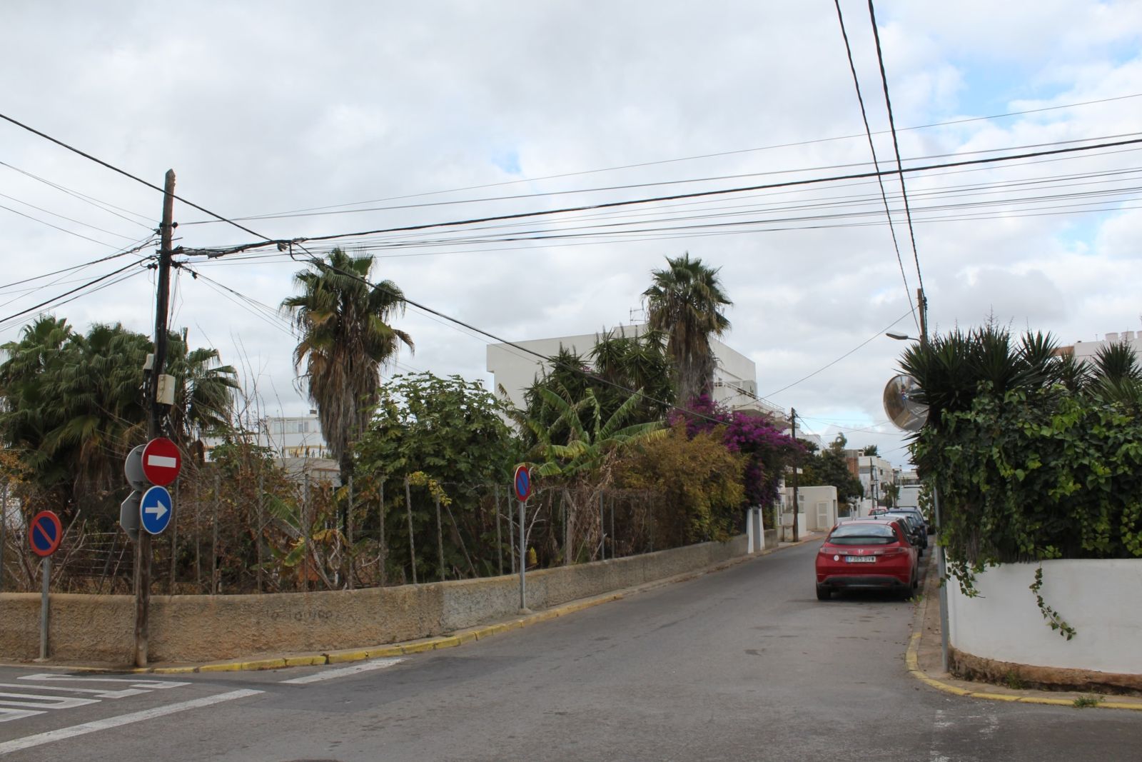 Surt a licitació la reforma integral de part del carrer Canari de Jesús amb l'objectiu d'evitar inundacions, pèrdues d'aigua i donar més comoditat als vianants